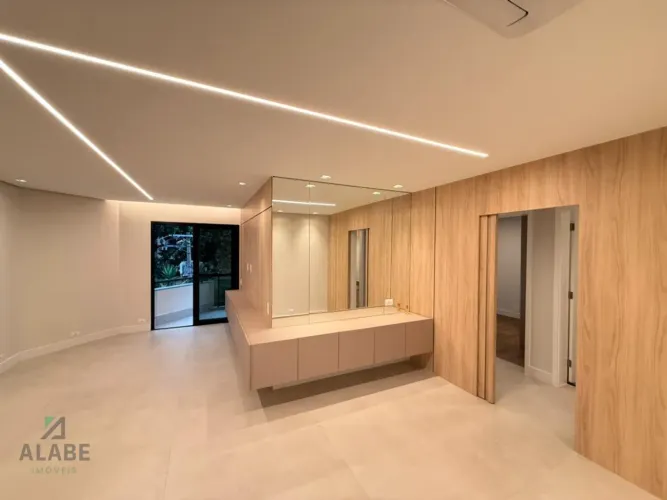 Apartamento para venda em Moema com 3 quartos, sendo 1 suíte, 98m²