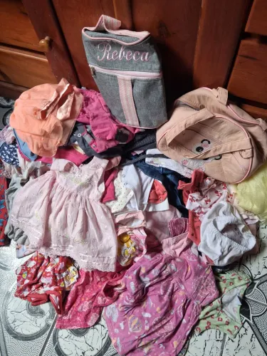 Vendo lote de menina de 1 mês até 9 meses