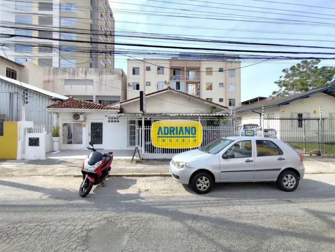 Casa com 2 dormitórios para alugar, 152 m² por R$ 3.475,71/mês - Capoeiras - Florianópolis