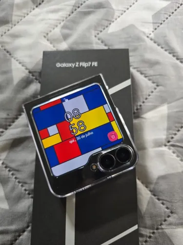 Celular Samsung Galaxy Z Flip 7e