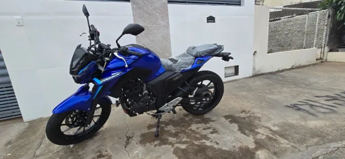 Vende-se Moto