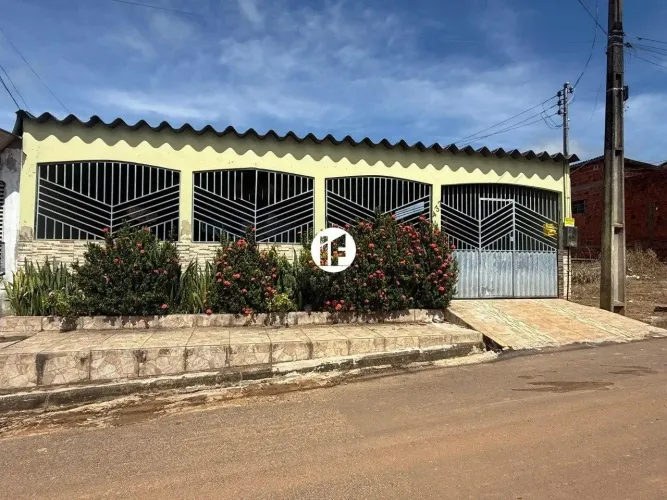 Casa Residencial Exclusiva em Xavier Maia, Rio Branco  3 Dormitórios, 1 Suíte, 2 Salas