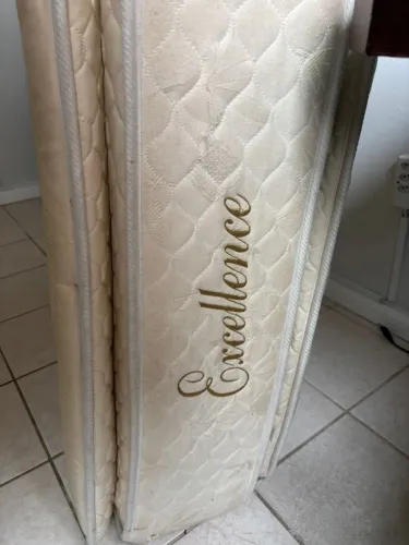 Vendo Colchão de solteiro 