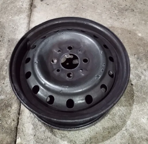 Vendo roda 13 fiat - R$ 400,00 o jogo