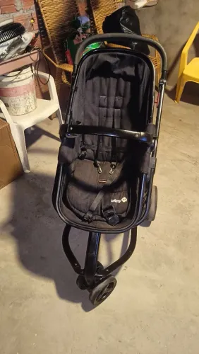 Vende-se Carrinho e Bebê conforto