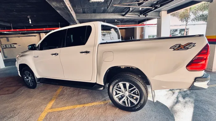 Toyota Hilux CD SRX 4X4 2.8 TDI 16V Diesel Aut. 2018