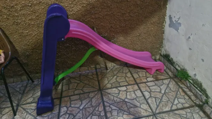 Escorregador e gangorra