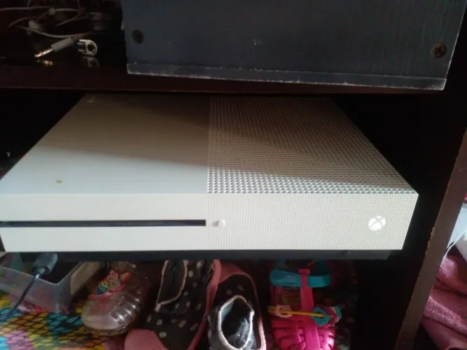 Xbox One S SEM CONTROLE....