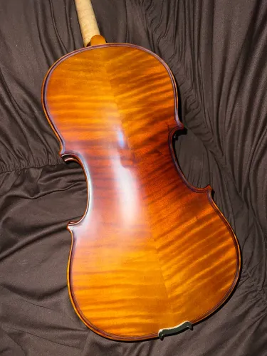 Vende-se Viola de Arco