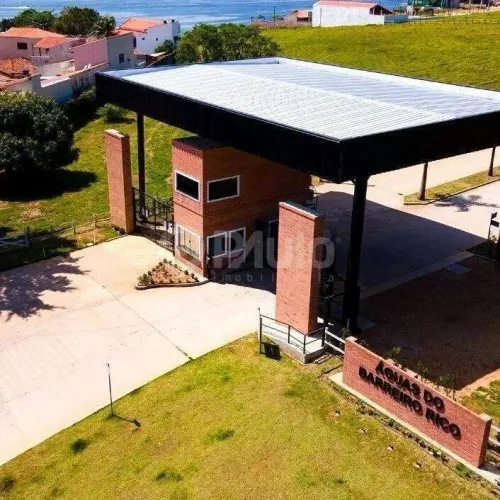 Terreno à venda, Condomínio Águas do Barreiro Rico, na cidade de Anhembi/SP