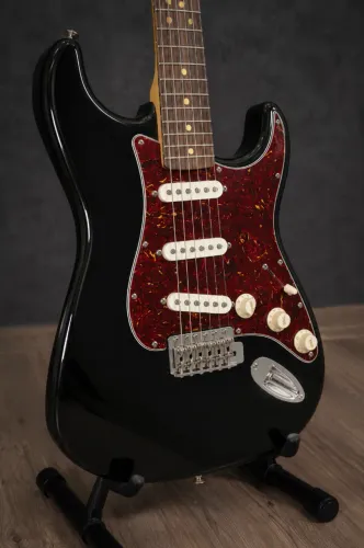 Guitarra Fender Stratocaster + Case Rígido (NOVÍSSIMA)