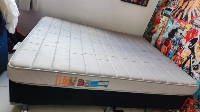 Cama Queen completa - base  Ortobom 