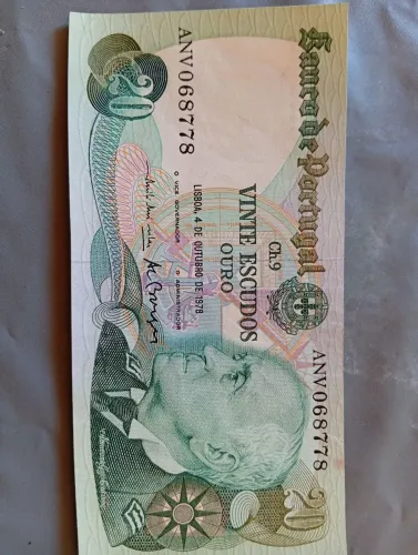 Vendo uma Nota Antiga de 20 Escudos Ouro Portuguesa de 1978, Novinha... Valor 150,00 Reais
