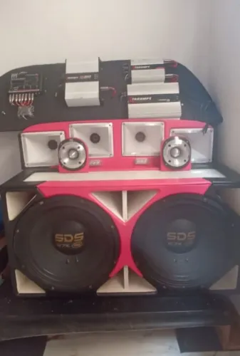 Som automotivo 2x4 completo
