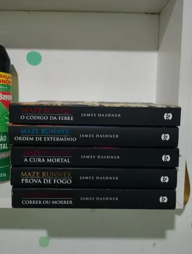 Box Maze Runner - Box com saga completa.