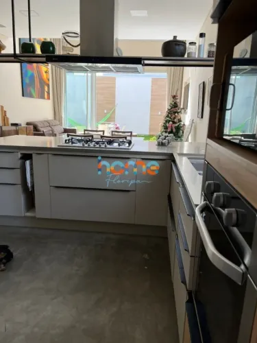 Casa com 4 Suites - Locação