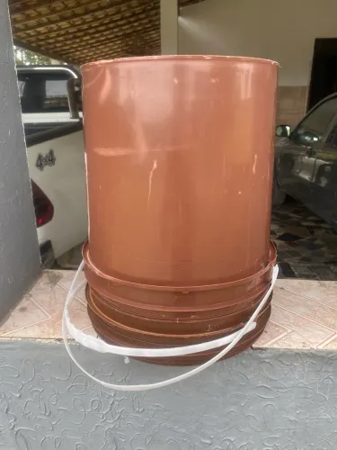 Vendemos baldes 12l usados