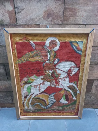 QUADRO ANTIGO PONTO CRUZ SÃO JORGE 76X98 MOLDURA MADEIRA