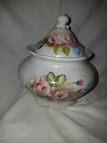 Açucareiro em porcelana antigo !!