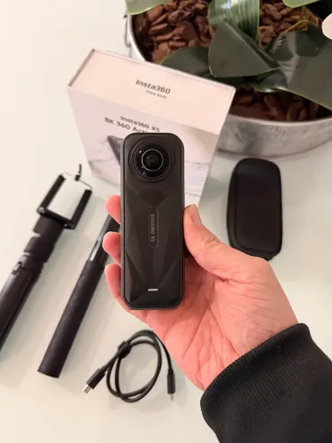 Câmera ação INSTA 360 X5(TROCO POR CELULAR OU DRONE)