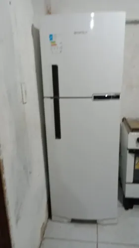 Geladeira frosfre Brastemp 375 L usada poucos meses nova