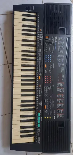 Teclado Musical YAMAHA PSR-85 com Defeito
