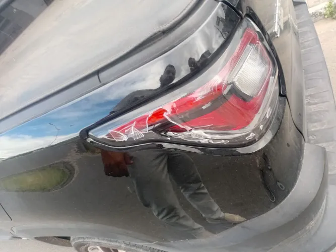 Lanterna traseira esquerda original Mopar/Fiat<br>    para a Fiat Strada Volcano 2025