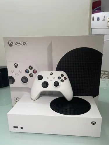 XBOX SÉRIE S + CAIXA + CONTROLE ORIGINAL + JOGOS