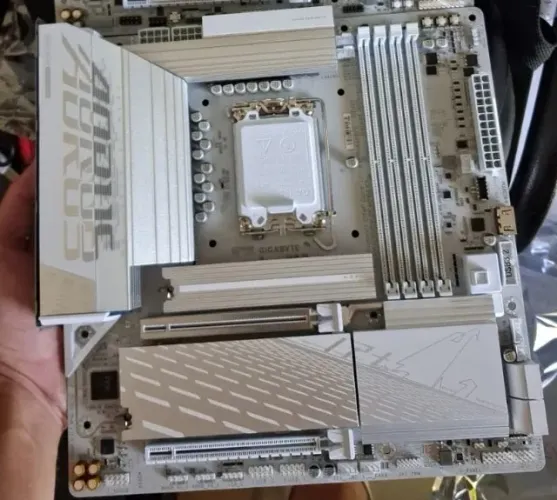 Kit Upgrade Intel Core Ultra 7 265K + B860M Aorus Elite Ice