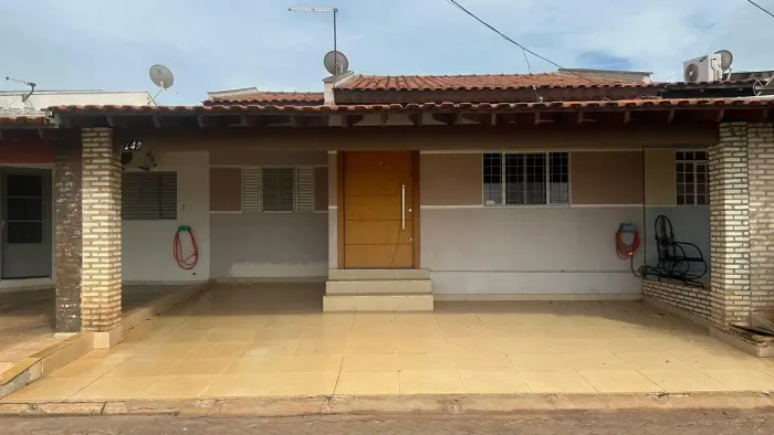 Casa em condomínio fechado para alugar mobiliado com 3 quartos sendo 1 suíte bairro cpa