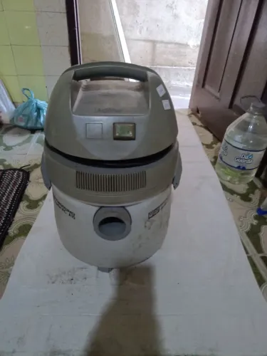 Aspirador de pó usado