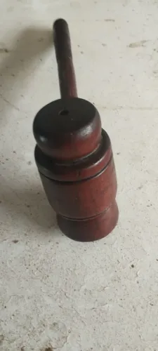 Martelo de madeira resistente