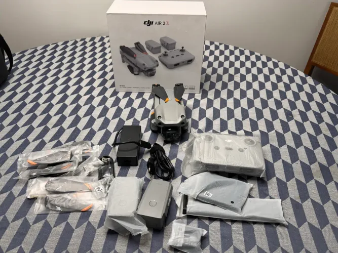 Drone DJI Air 2s kit fly more combo (apenas SP)