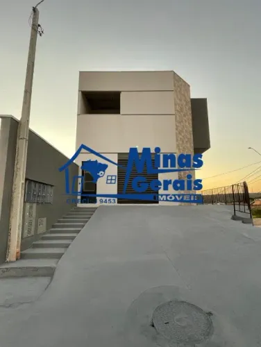 Prédio com 3 Salões e Casas Locadas - Santa Júlia - SJC