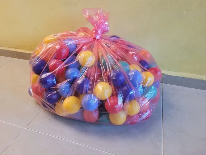 Bolinhas coloridas 240 unidades. 