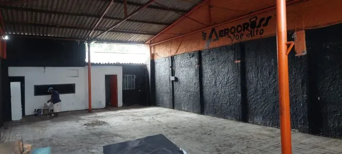 Galpão para Alugar no Parque Aeroporto Macaé, 150m², 2 Banheiros