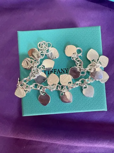 Pulseira Tiffany & co. Return vários corações em prata de lei 18 cm