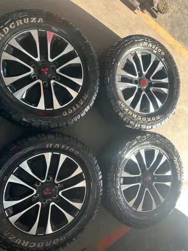 Rodas 18 Pajero,l200, triton, Mitsubishi + pneus bons 