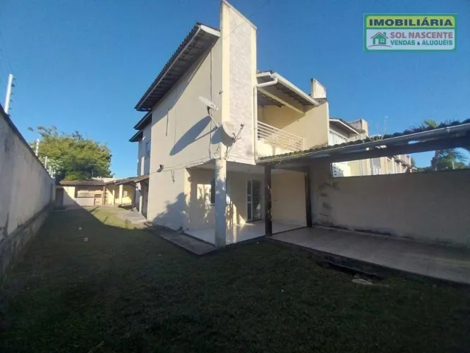 Casa com 4 dormitórios para alugar, 288 m² por R$ 3.100,00/mês - Lagoa Redonda - Fortaleza