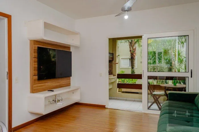 Apartamento com 2 dormitórios à venda, 74 m² por R$ 890.000 - Lagoa da Conceição - Florian