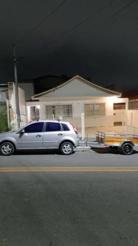 Faço frete em toda região.do vale do Paraíba...