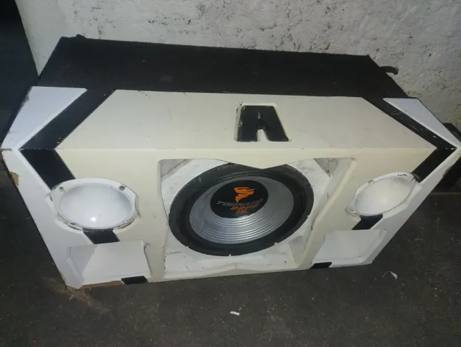 Caixa trio com dos médios de 8