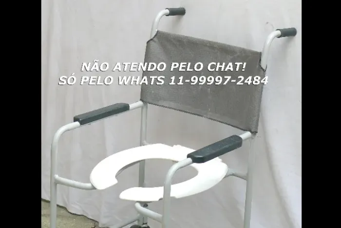 Cadeira de banho seminova