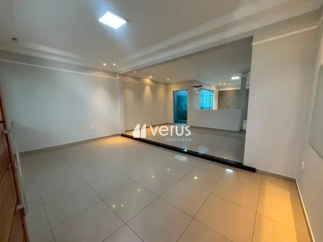 Casa para aluguel, 3 quartos, 2 suítes, 4 vagas, TABAJARAS - Uberlândia/MG