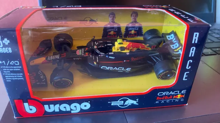 Miniatura Carro F1 Redbull Rb20 Max Verstappen 1/43 Bburago