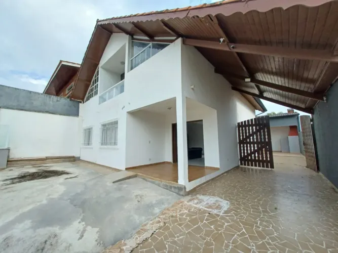 Casa para Venda em Peruíbe, Estância São José, 5 dormitórios, 2 suítes, 3 banheiros, 5 vag