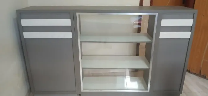 Vendo Balcão / Aparador Multifuncional em ótimo estado!