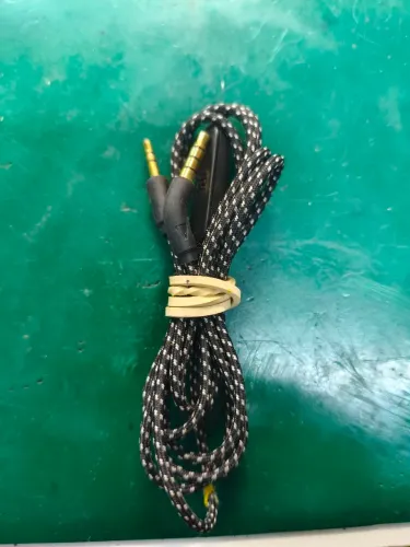 Cabo de Áudio JBL tune720