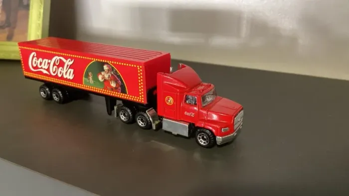 Caminhão carreta Matchbox Ford Aeromax Coca Cola