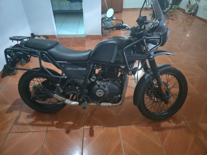 Motocicleta Royal Enfield Himalayan 411 2021/2022